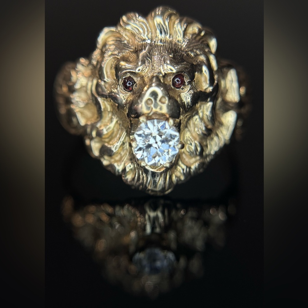 Antique Victorian Lion Ring featuring a Old European Cut Diamond 14k Yellow Gold - Picture 4 of 16